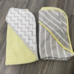 🌈 pair of Circo infant hoodie towels